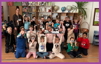 uczniowie podczas zajęć