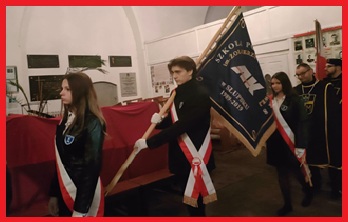 poczet sztandarowy podczas uroczystości