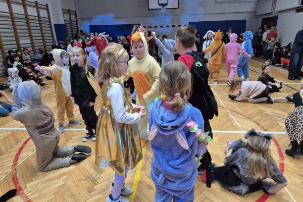Bal karnawałowy klas 1-3