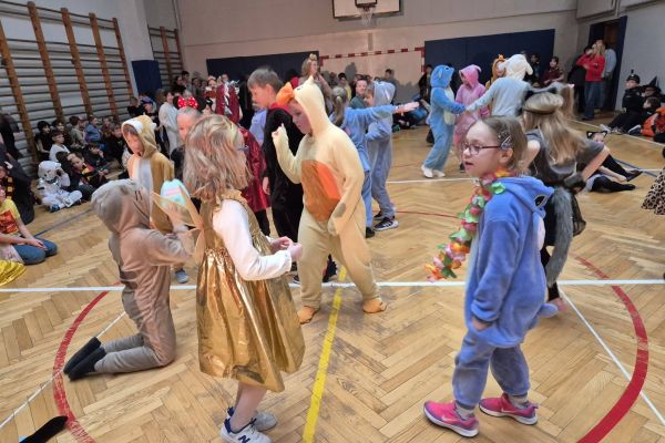 Bal karnawałowy klas 1-3