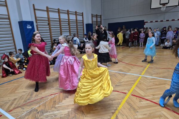 Bal karnawałowy klas 1-3