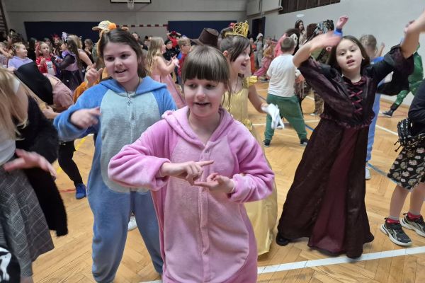 Bal karnawałowy klas 1-3