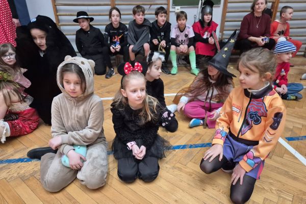 Bal karnawałowy klas 1-3