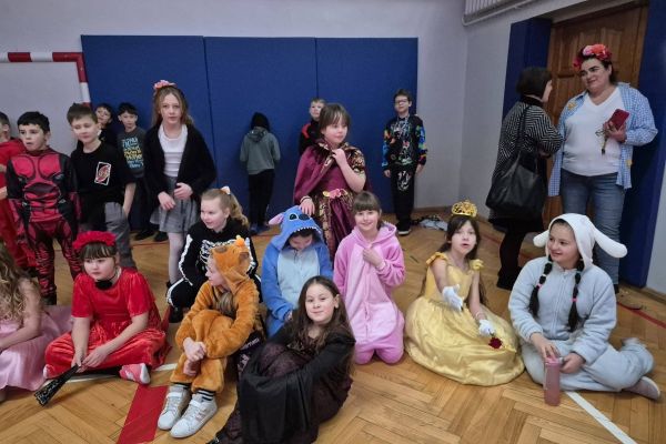 Bal karnawałowy klas 1-3