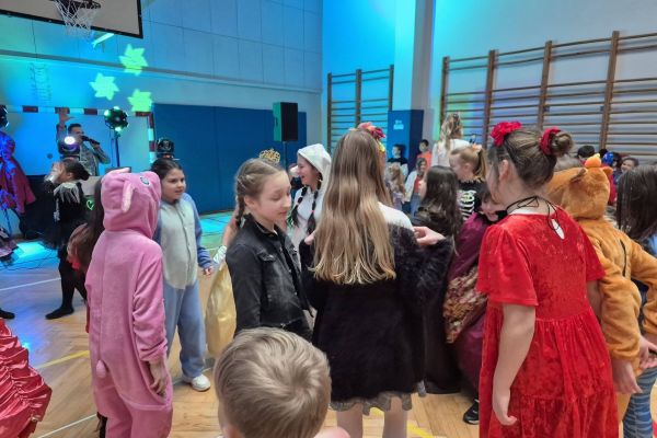Bal karnawałowy klas 1-3