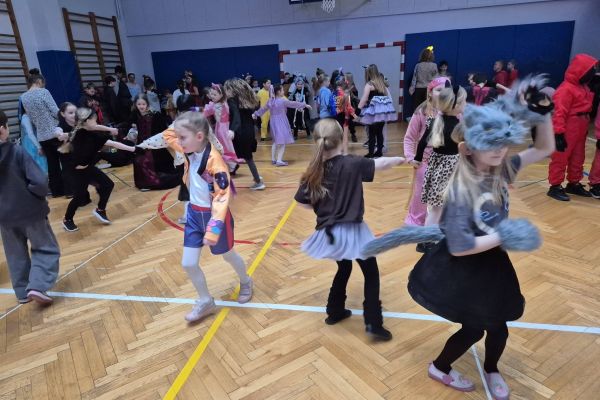 Bal karnawałowy klas 1-3