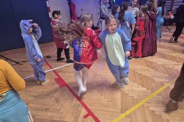 Bal karnawałowy klas 1-3