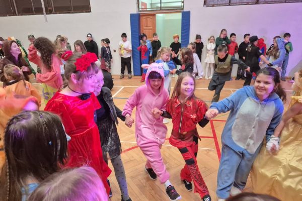 Bal karnawałowy klas 1-3