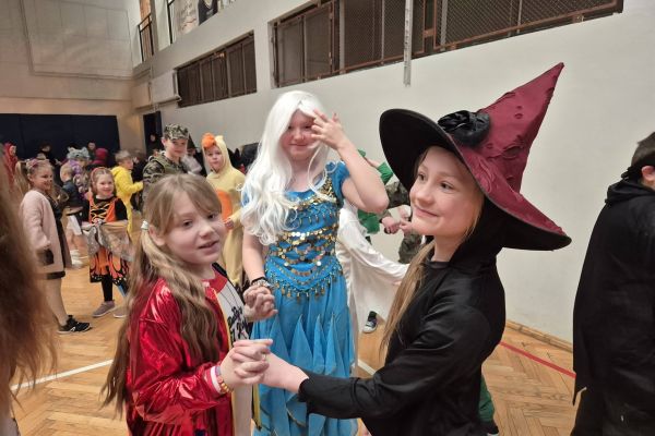 Bal karnawałowy klas 1-3