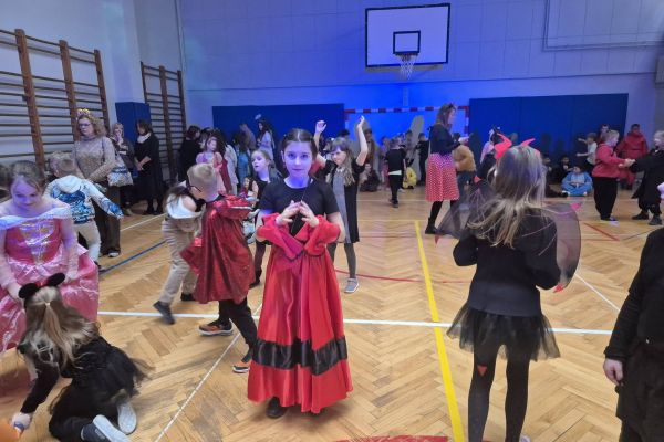 Bal karnawałowy klas 1-3