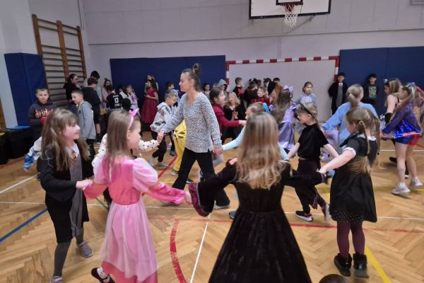 Bal karnawałowy klas 1-3