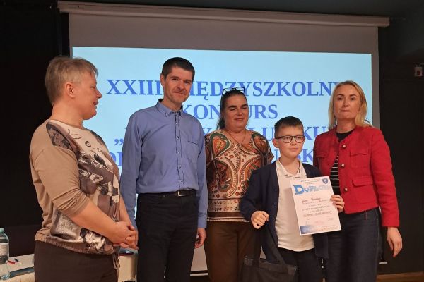 mkonsl19C8CE51F6-16F8-3C12-9FCE-C144D5B611D1.jpg