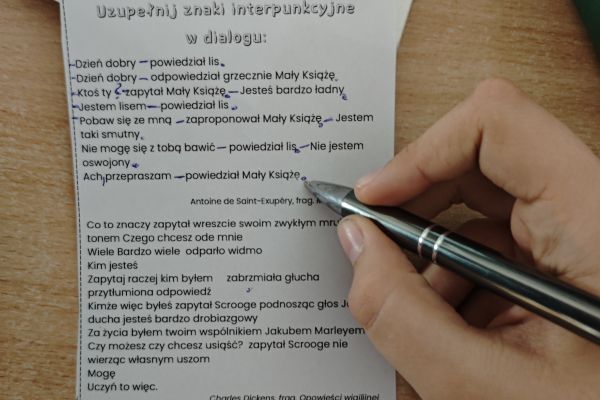interpunkcja-w-dialogu20C0CA563-7318-8DA7-5984-0E5D5813FFA3.jpg