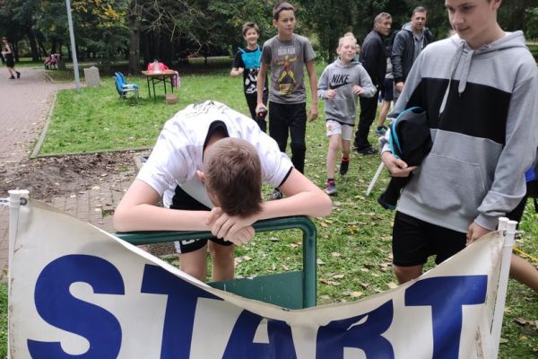 43 Słupska Olimpiada Młodzieży Szkół Podstawowych i Szkół Ponadpodstawowych w sztafetowych biegach przełajowych dziewcząt i chłopców