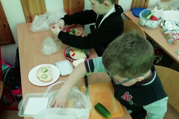 Wiosenne kanapki w 1 b