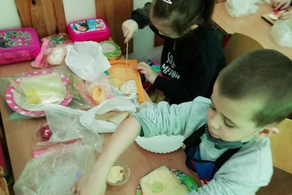 Wiosenne kanapki w 1 b