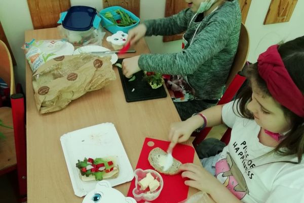 Wiosenne kanapki w 1 b