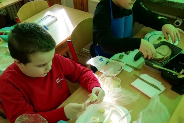 Wiosenne kanapki w 1 b