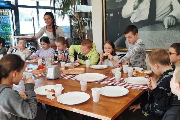 Klasa 2 b w pizzerii