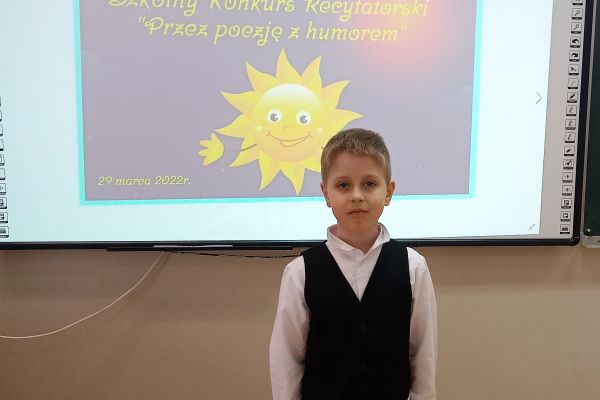 Przez poezję z humorem