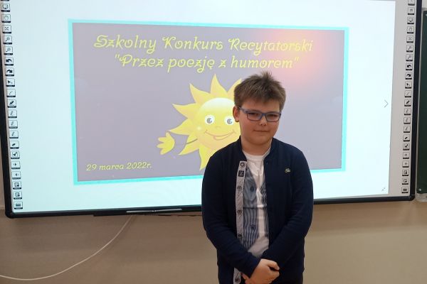 Przez poezję z humorem