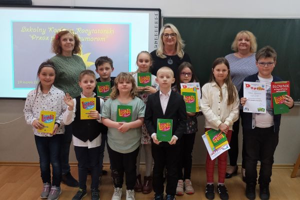 Przez poezję z humorem