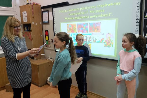 Szkolny konkurs plastyczny - Wiosna malowana nożyczkami