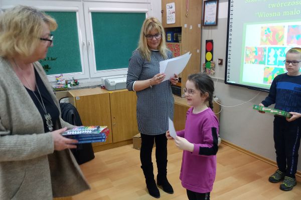 Szkolny konkurs plastyczny - Wiosna malowana nożyczkami