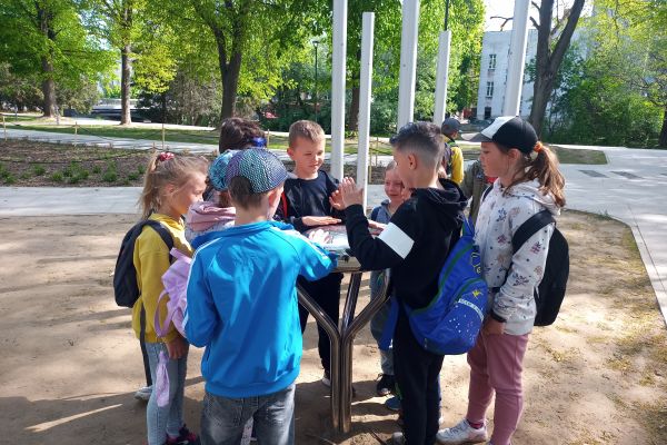 2 c na warsztatach plastycznych w Baszcie Czarownic