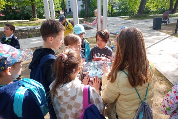 2 c na warsztatach plastycznych w Baszcie Czarownic