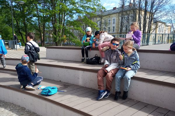 2 c na warsztatach plastycznych w Baszcie Czarownic