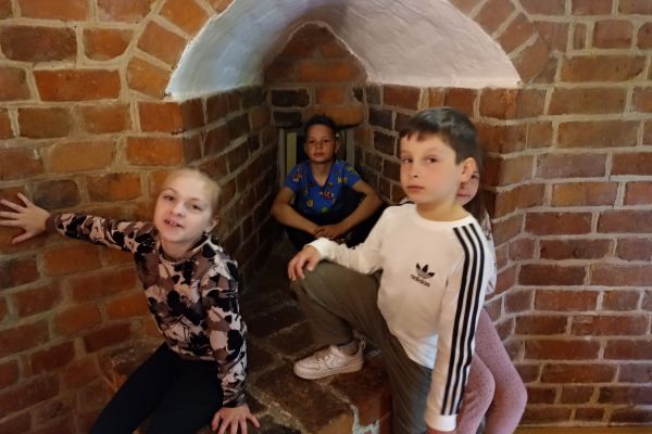 2 c na warsztatach plastycznych w Baszcie Czarownic