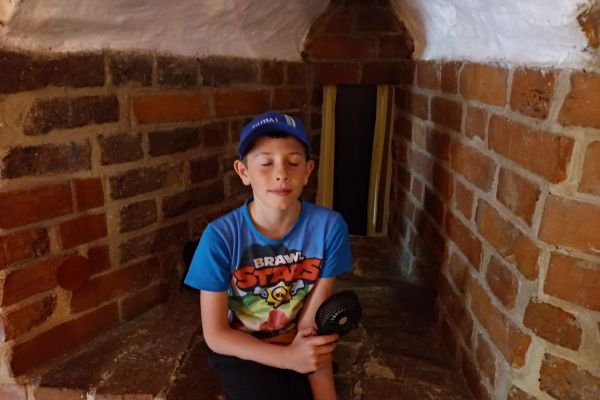 2 c na warsztatach plastycznych w Baszcie Czarownic