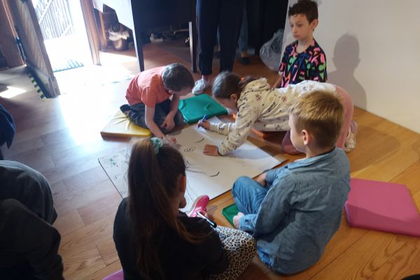 2 c na warsztatach plastycznych w Baszcie Czarownic