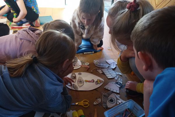 2 c na warsztatach plastycznych w Baszcie Czarownic