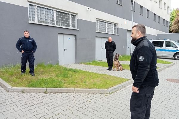 1c z wizytą w Komendzie Policji