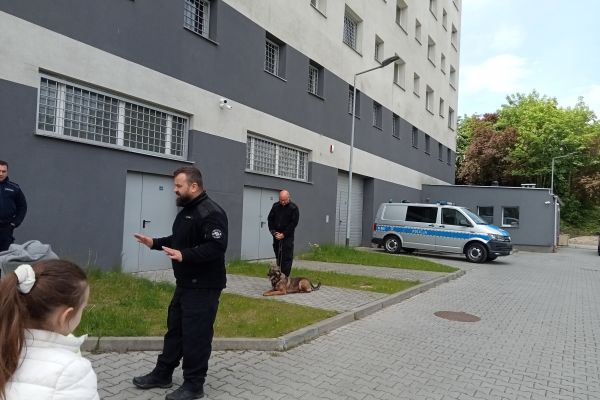 1c z wizytą w Komendzie Policji