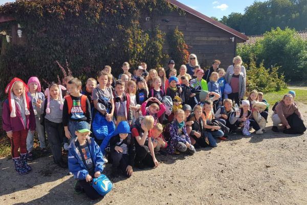 Wycieczka 3a i 3c do lasu