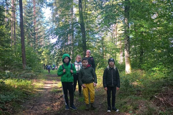 Wycieczka 3a i 3c do lasu