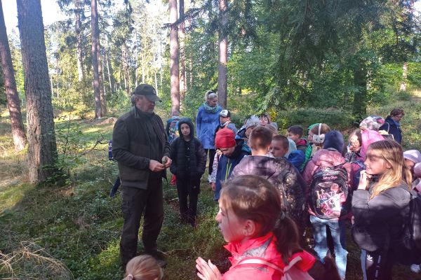 Wycieczka 3a i 3c do lasu