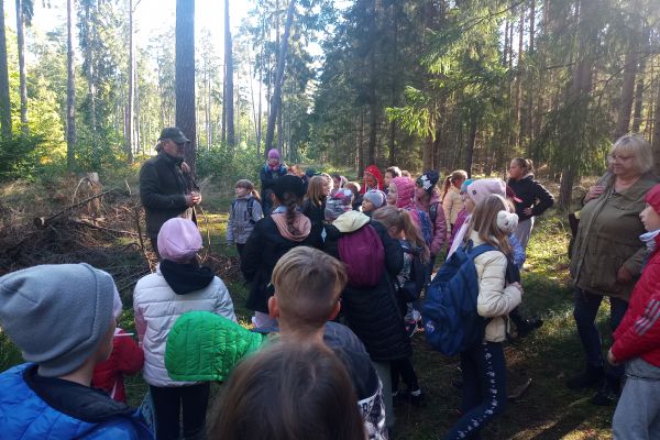 Wycieczka 3a i 3c do lasu