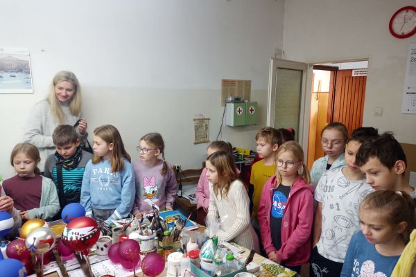 Wycieczka klasy 3a i 3c do fabryki bombek