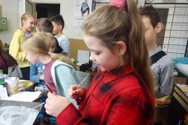 Wycieczka klasy 3a i 3c do fabryki bombek