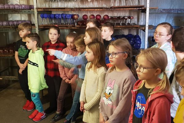 Wycieczka klasy 3a i 3c do fabryki bombek