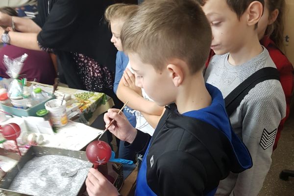 Wycieczka klasy 3a i 3c do fabryki bombek