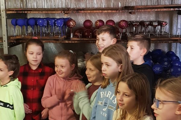 Wycieczka klasy 3a i 3c do fabryki bombek