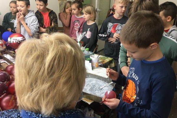 Wycieczka klasy 3a i 3c do fabryki bombek