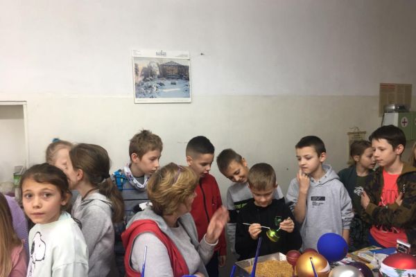 Wycieczka klasy 3a i 3c do fabryki bombek