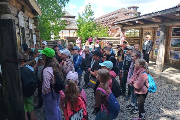 Wycieczka klasy 3a i 3c do Szymbarka