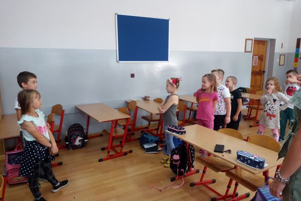 Spotkanie z policjantami w klasach 1